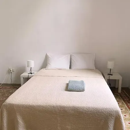 Inn Small Double In Shared Colonial