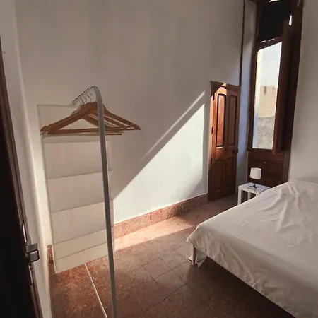 Small Double In Shared Colonial