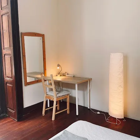 Inn Small Double In Shared Colonial *