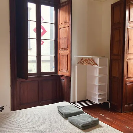 Small Double In Shared Colonial
